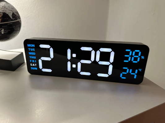 Moderne Digitale LED-Uhr – Mit Temperatur- & Luftfeuchtigkeitsanzeige