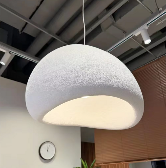 Minimalistische Hängelampe in Weiß – Skulpturales Design